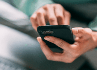 Descubra a nova era das apostas: Cassinos e esportes na palma da mão