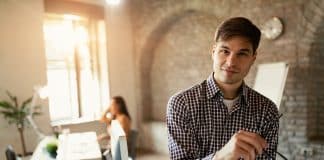 Investindo desde jovem: como construir seu patrimônio desde a maioridade Investindo desde jovem: como construir seu patrimônio desde a maioridade