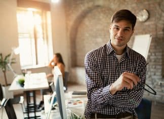 Investindo desde jovem: como construir seu patrimônio desde a maioridade