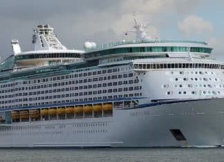 Homem que passou 25 anos morando em cruzeiros revela quanto gastou