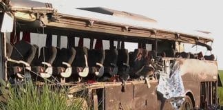 Motorista de caminhão que causou acidente fatal com ônibus de estudantes foge para canavial e é preso