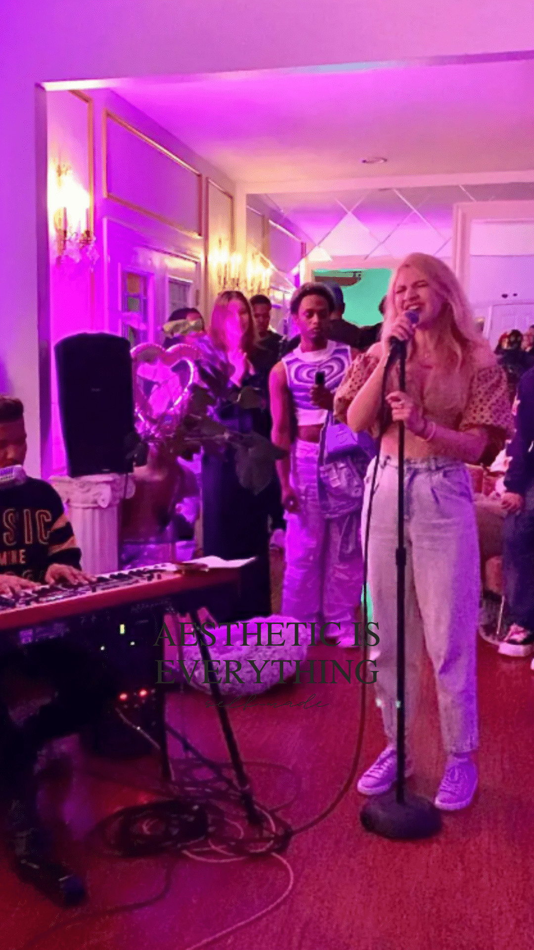 contioutra.com - Kate Bode brilha no exclusivo "Taco Tuesday" de Stevie Mackey