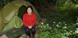 Professora morou 2 anos em barraca por não ter dinheiro para viver: “Meus alunos nunca souberam” Professora morou 2 anos em barraca por não ter dinheiro para viver: “Meus alunos nunca souberam”