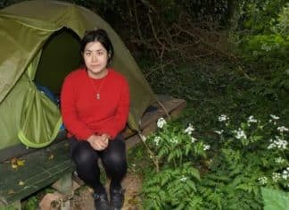 Professora morou 2 anos em barraca por não ter dinheiro para viver: “Meus alunos nunca souberam”