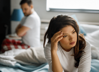 Saiba por que a tendência do “divórcio do sono” ganha força entre casais