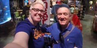 Filha LGBT de Renato Aragão é motorista de UBER e fez vaquinha para comprar remédios Filha LGBT de Renato Aragão é motorista de UBER e fez vaquinha para comprar remédios