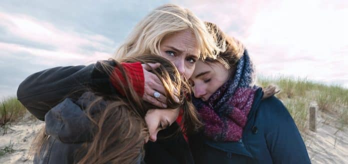 capa Baseado em uma história real, mãe desesperada tenta achar filha neste filme espetacular da Netflix