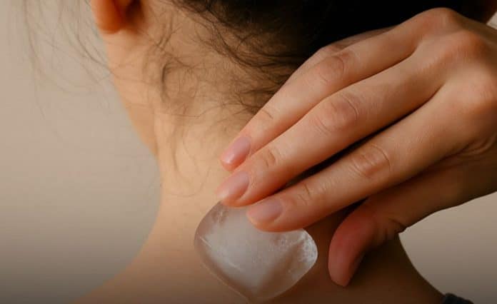 Surpreendente: método simples com gelo na nuca mostra efeito imediato contra ataques de pânico e ansiedade