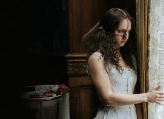 Um dos filmes mais divertidos (e malucos) de 2025 chegou ao streaming e você precisa assistir