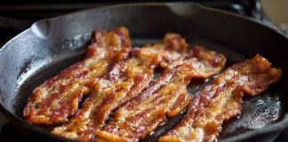 Homem sofre dores de cabeça e médicos descobrem dezenas de vermes de porco em seu cérebro