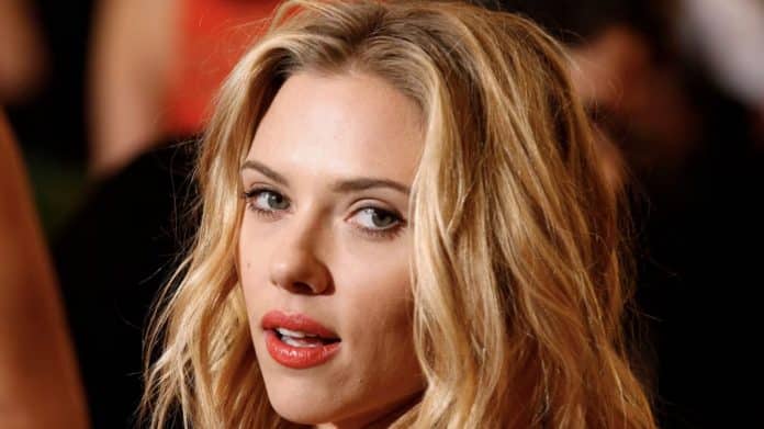 Filme de Scarlett Johansson lançado em 2013 teria previsto com detalhes assustadores o ano de 2025