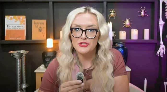 Agente funerária explica a ciência por trás do assustador fenômeno do “parto no caixão” e revela se isso pode mesmo acontecer