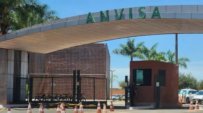 Anvisa suspende uso de remédio popular no Brasil após inseto ser encontrado dentro de frascos - veja qual é Anvisa suspende uso de remédio popular no Brasil após inseto ser encontrado dentro de frascos – veja qual é