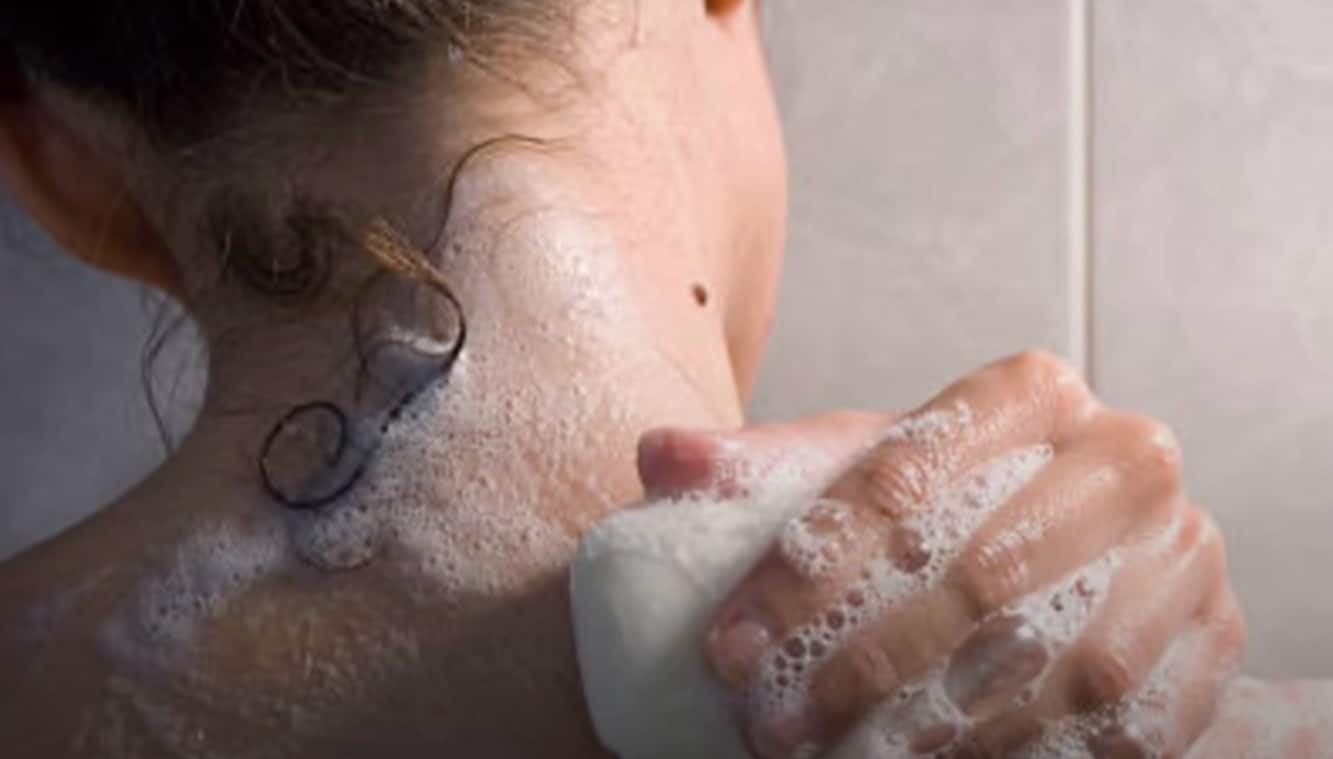 contioutra.com - Funcion&aacute;ria garante que engravidou por causa do sabonete do patr&atilde;o &mdash; e a vers&atilde;o surpreendeu at&eacute; a esposa dele