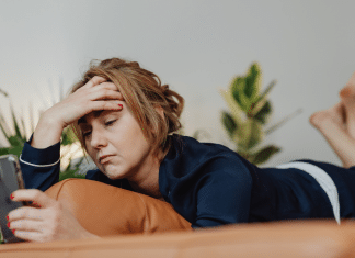 O que a Psicologia diz sobre pessoas que demoram a responder mensagens no WhatsApp