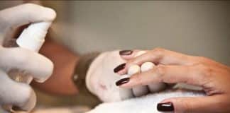 Seu esmalte em gel pode conter produtos proibidos pela Anvisa — aprenda a identificar agora!