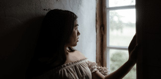 Síndrome da Rejeição Programada: Por que você sente abandono mesmo quando tudo parece bem