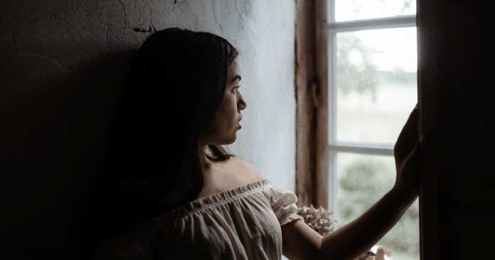 Síndrome da Rejeição Programada: Por que você sente abandono mesmo quando tudo parece bem