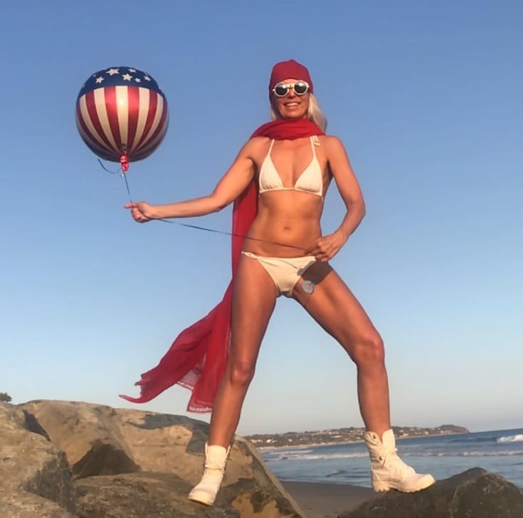 contioutra.com - Modelo de 70 anos faz sucesso com mais de meio milh&atilde;o de seguidores no Instagram; veja fotos