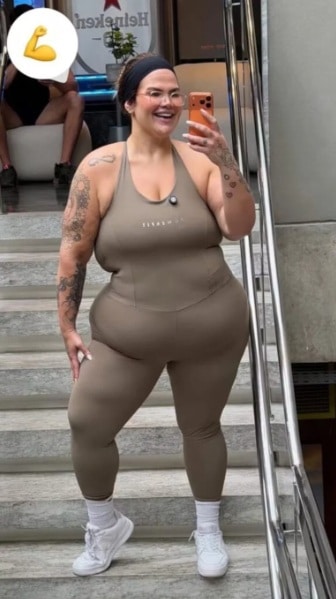 Após eliminar 75 kg, Thais Carla impressiona seguidores com transformação das curvas do corpo; veja antes x depois contioutra.com - Após eliminar 75 kg, Thais Carla impressiona seguidores com transformação das curvas do corpo; veja antes x depois