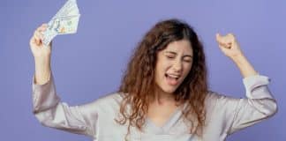 Mega-Sena da Virada: mulher ganha R$ 20 milhões após ouvir previsão de estranho em posto de gasolina