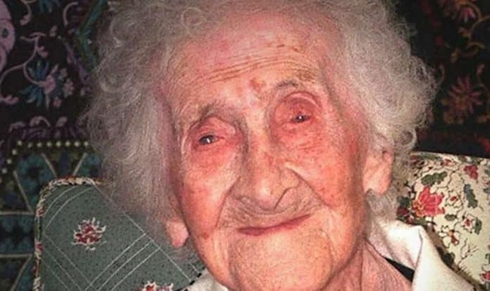 A mulher mais velha do mundo fazia tudo o que dizem que faz mal — e viveu 122 anos