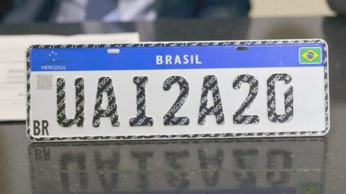 Placa Mercosul em 2026: regra silenciosa pode obrigar troca mesmo sem multa