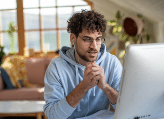 Plantão psicológico online aos domingos: quando o sofrimento emocional não espera o horário comercial