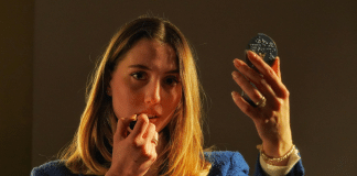 Psicóloga Josie Conti explica: por que algumas pessoas não saem de casa sem maquiagem