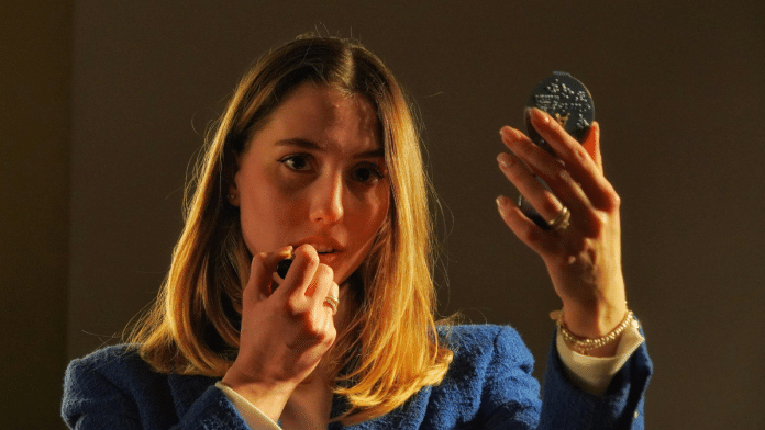 Psicóloga Josie Conti explica: por que algumas pessoas não saem de casa sem maquiagem