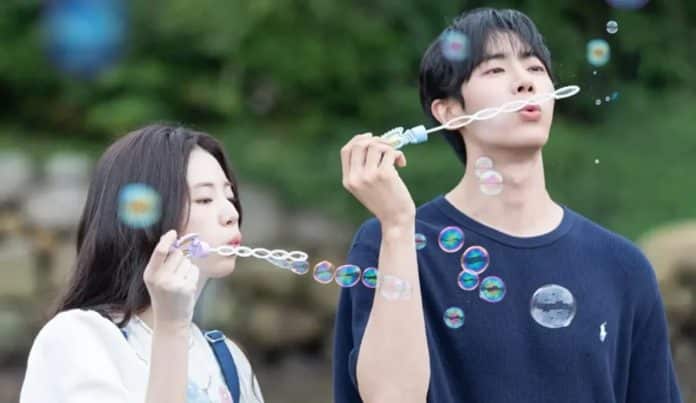 A Netflix acaba de lançar um romance coreano doce por fora e emocionalmente cruel por dentro