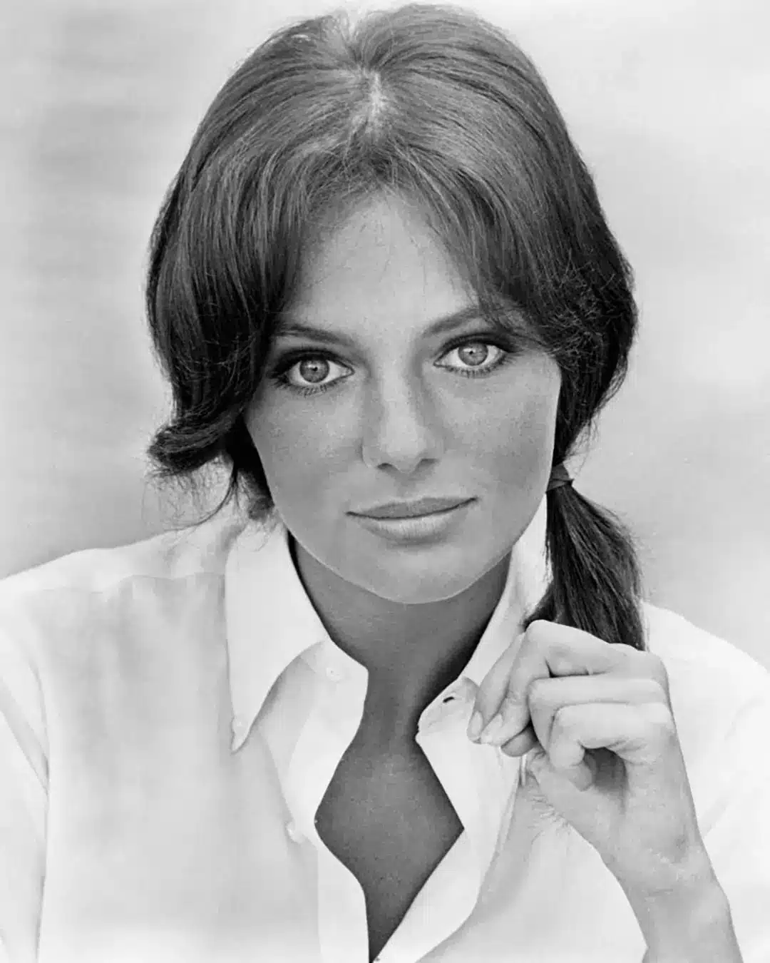 contioutra.com - O tempo a consagrou como a mulher mais linda do cinema! Hoje, aos 81 anos, ela continua ativa e mais bonita do que nunca