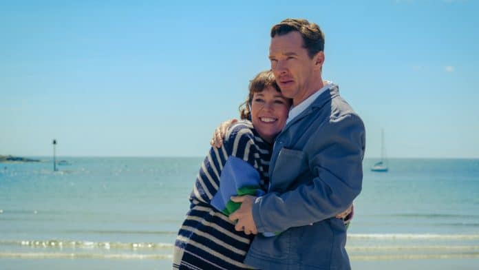 Benedict Cumberbatch + Olivia Colman no streaming: a comédia mais divertida do ano (até agora) pra assistir acompanhada
