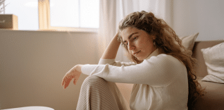 O que ninguém te conta sobre o impacto emocional de viver fora do Brasil