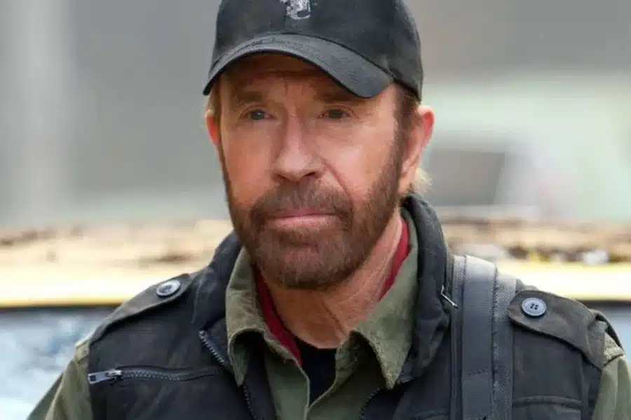 contioutra.com - ⚫ LUTO | Morre o ator Chuck Norris, lenda dos filmes de a&ccedil;&atilde;o e das artes marciais, aos 86 anos