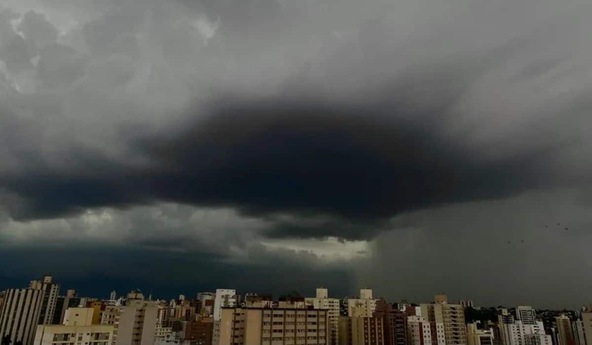 contioutra.com - Frente fria e ciclone: veja os 10 estados em rota de tempestades nesta 1&ordf; semana do outono