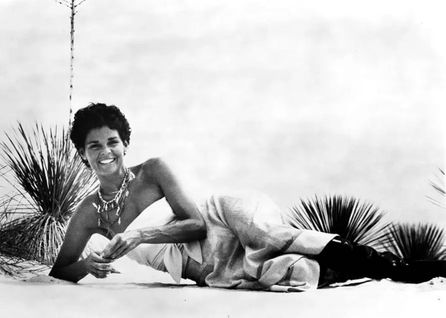 contioutra.com - Ela foi considerada a mulher mais bonita de Hollywood... Agora aos 86 anos, sua apar&ecirc;ncia atual est&aacute; dando o que falar