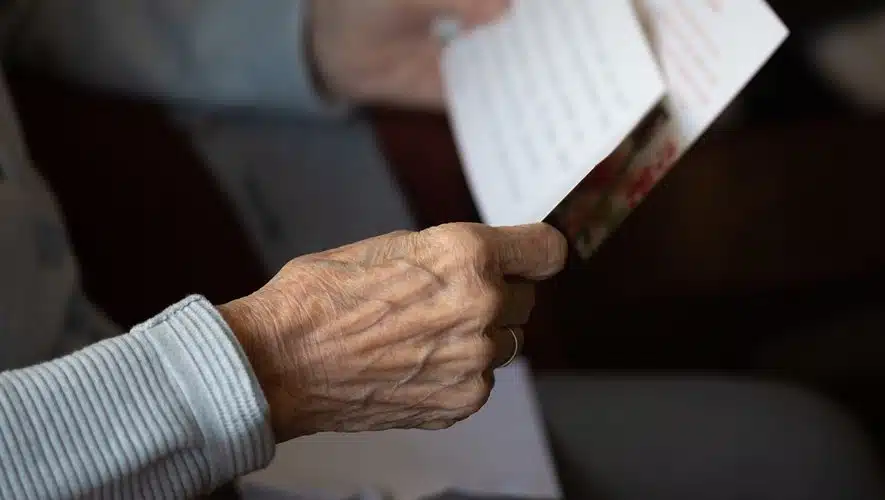 contioutra.com - Voc&ecirc; pode se arrepender: 4 coisas que nunca deveriam ser descartadas ap&oacute;s um enterro
