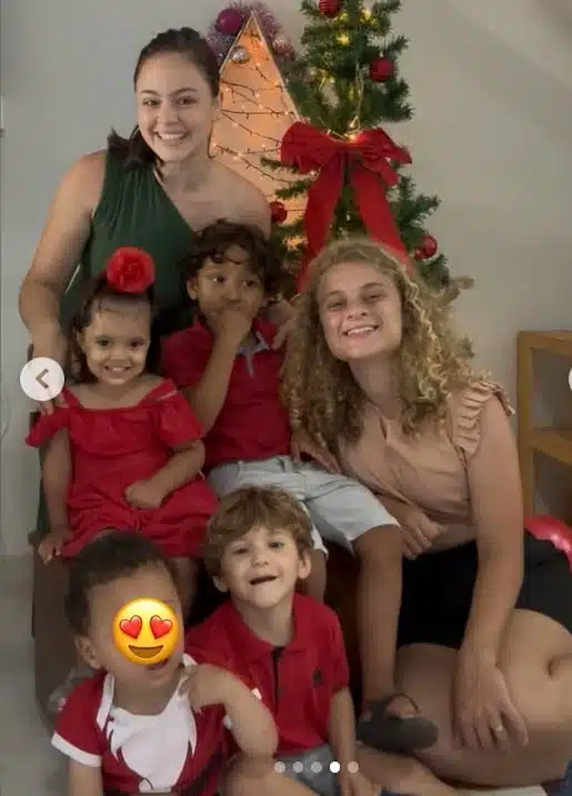 Menina adotada só dormia em pé, encostada na parede — motivo deixou nova mãe sem reação em SC contioutra.com - Menina adotada só dormia em pé, encostada na parede — motivo deixou nova mãe sem reação em SC