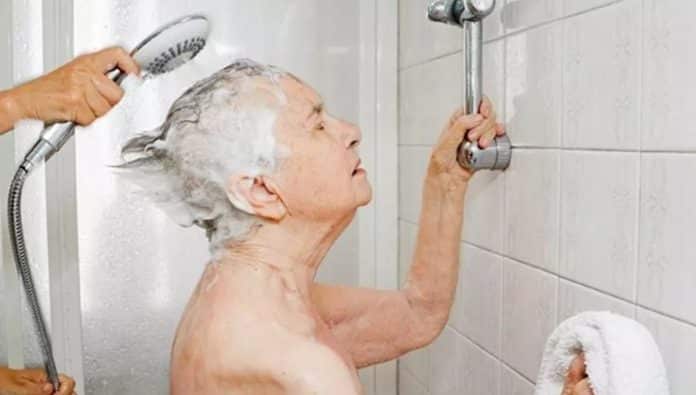 Ele tomou banho logo após o almoço e sofreu um AVC: 3 atitudes comuns depois de comer que podem trazer riscos