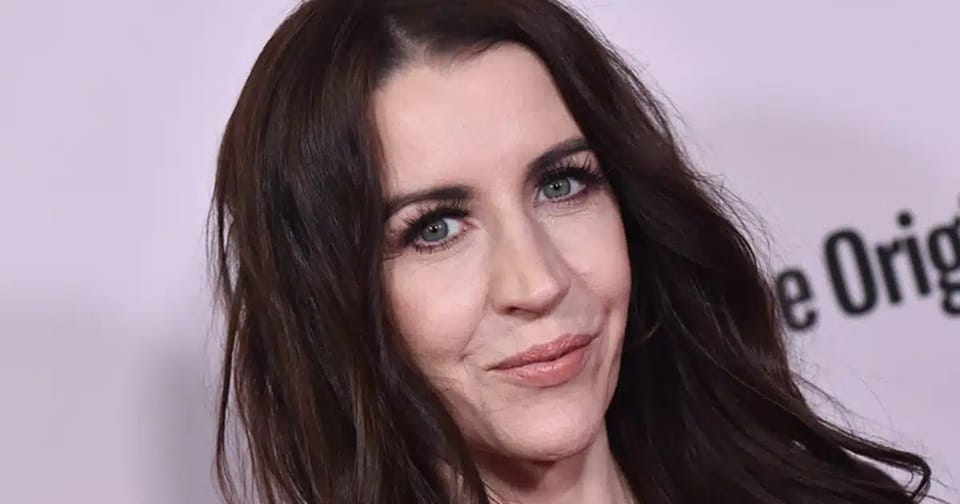 contioutra.com - Disseram que ela n&atilde;o conseguiria criar o filho aos 17&hellip; d&eacute;cadas depois, o mundo inteiro sabe quem ele &eacute;