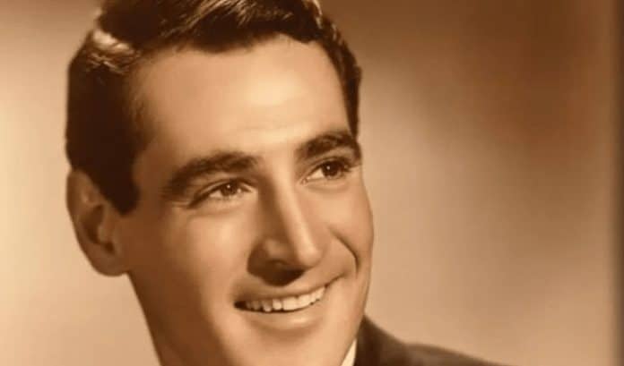 Aos quase 103 anos, essa lenda de Hollywood ainda impressiona — e pouca gente sabe quem ele é