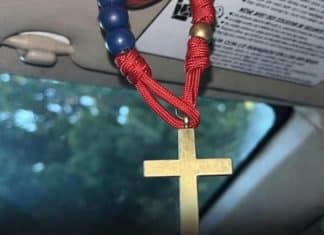 O rosário no retrovisor não está ali por acaso…  E o significado vai te fazer repensar
