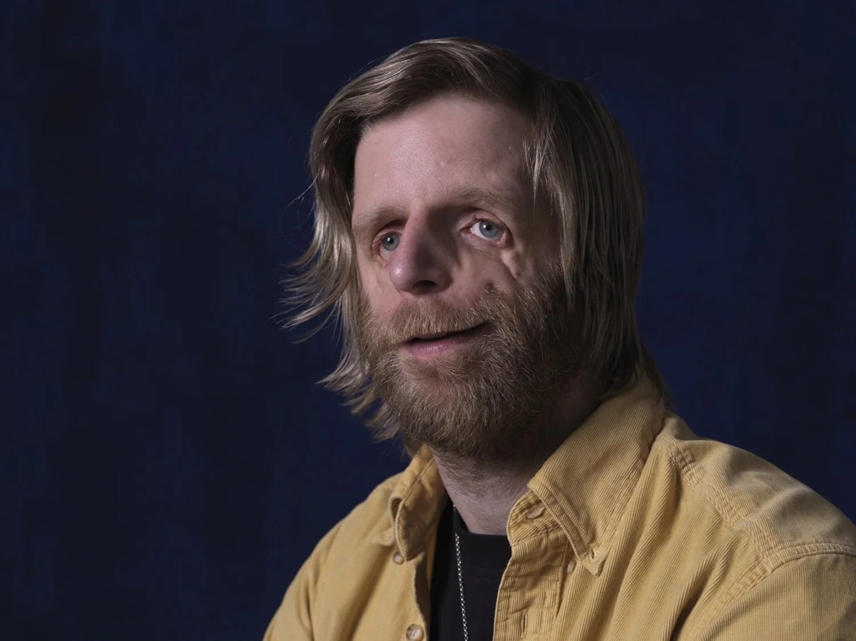 contioutra.com - Ele foi o beb&ecirc; que ningu&eacute;m quis segurar. 30 anos depois, o motivo de todos o procurarem vai te deixar sem palavras