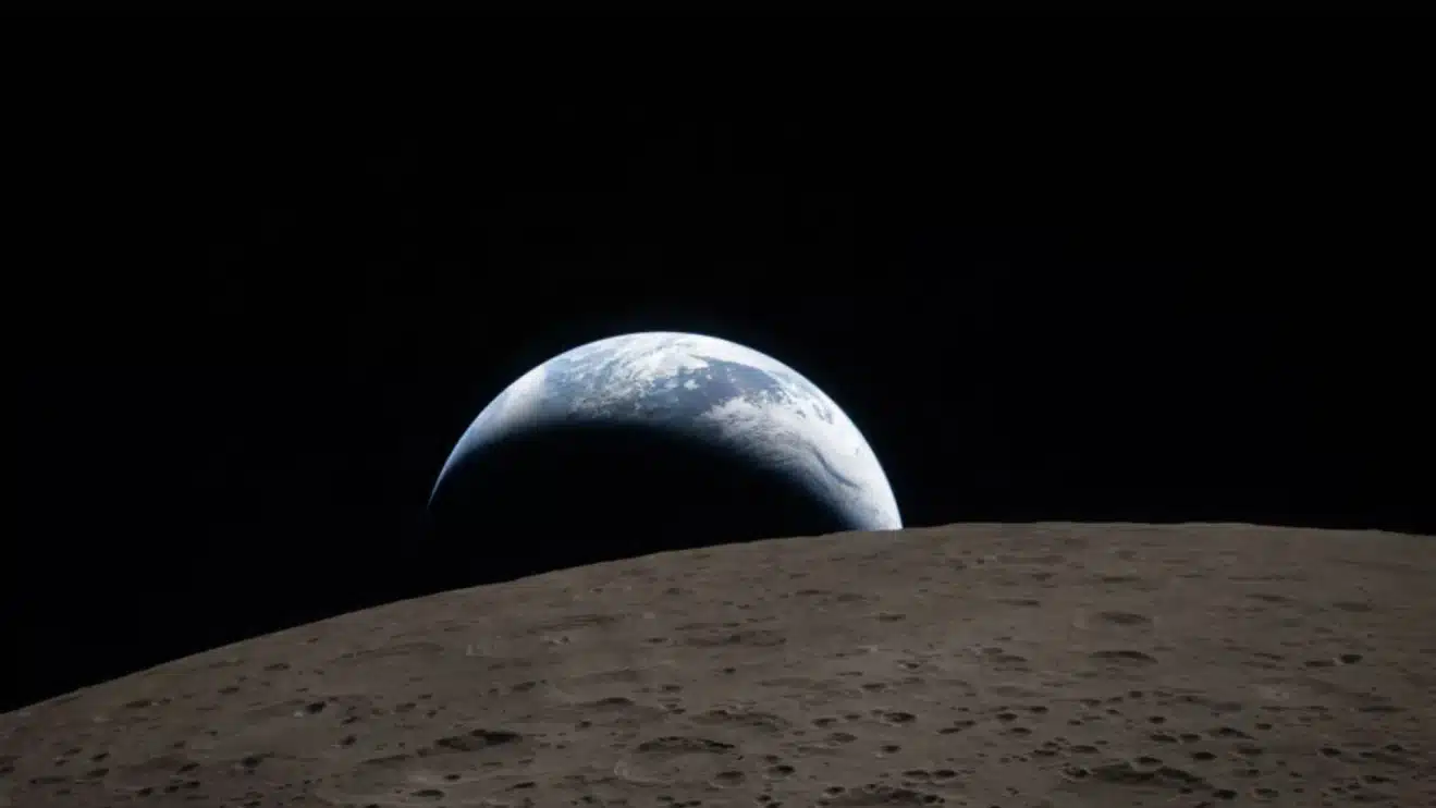 contioutra.com - Hoje &agrave; noite os astronautas voltam da Lua... mas a NASA n&atilde;o vai deix&aacute;-los ir para casa. Para onde eles ser&atilde;o levados?