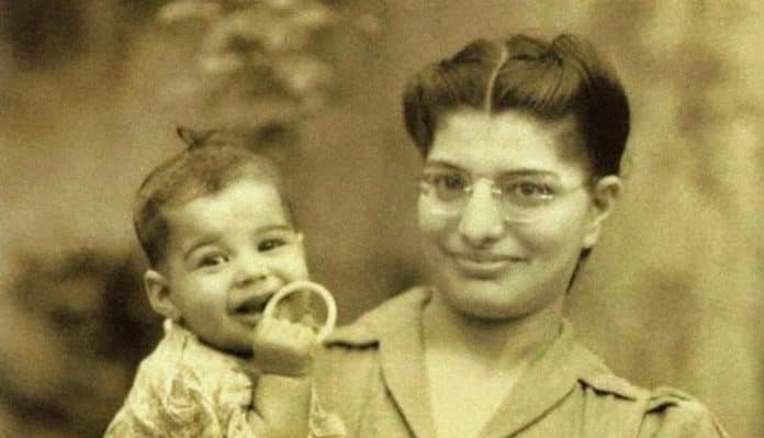 Quem é esse pequenote? Foto de 1947 mostra futuro ícone da música quando criança, décadas antes do mundo ouvir a sua voz extraordinária!