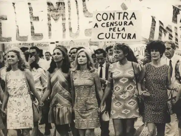 Por que as pessoas eram tão magras nos anos 70: o hábito simples que todos tinham antes da indústria mudar tudo para lucrar contioutra.com - Por que as pessoas eram tão magras nos anos 70: o hábito simples que todos tinham antes da indústria mudar tudo para lucrar