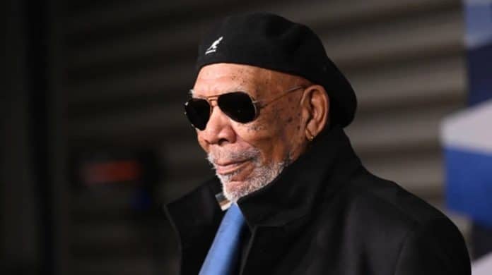 Docussérie liderada por Morgan Freeman traz à tona uma história esquecida e lidera o Top 10 da Netflix