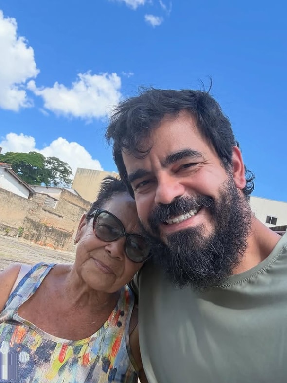 contioutra.com - Voc&ecirc; viu a s&eacute;rie? O que aconteceu com a m&atilde;e de Leide das Neves ap&oacute;s o C&eacute;sio-137 vai te chocar! Sua casa precisa de ajuda URGENTE.