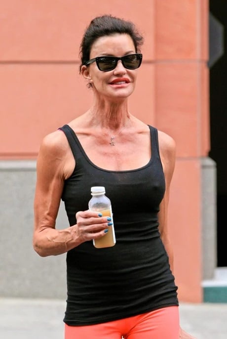 contioutra.com - Flagra de ex-supermodelo em caminhada reacende debate sobre envelhecer sob holofotes: &lsquo;Temos que respeitar as pessoas e a passagem do tempo&rsquo;